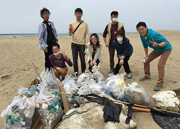 海岸清掃の実績（2016年4月）
