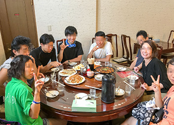ランチ会の様子（2017年08月 上海麺餃王）